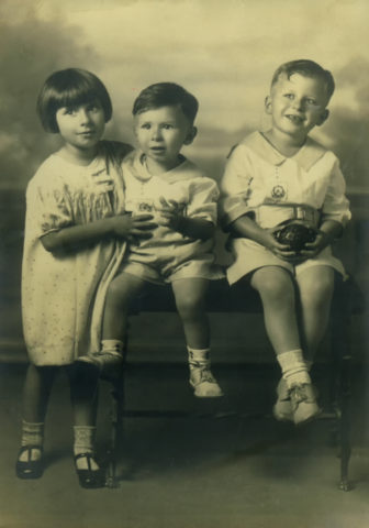 1937 - A Growing Family
By 1937, our grandparents had given birth to four children: Lorraine, Angelo, Buck and Bob.
 

